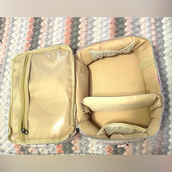 Travel makeup bag - Picture 3 of 3